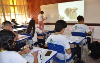 Governo de Goiás convoca mais 631 aprovados no concurso para professor PIII