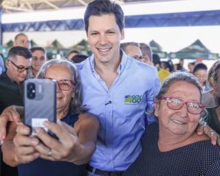 Daniel Vilela reforça apoio ao pequeno produtor durante o Agro é Social, em Uruaçu