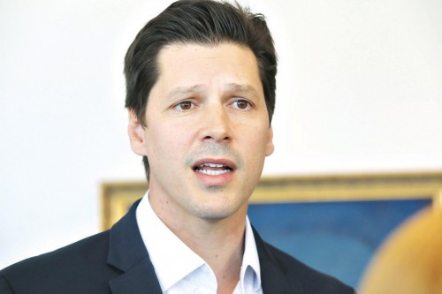 Daniel Vilela lidera corrida pelo Governo de Goiás com ampla vantagem, de acordo com Paraná Pesquisas